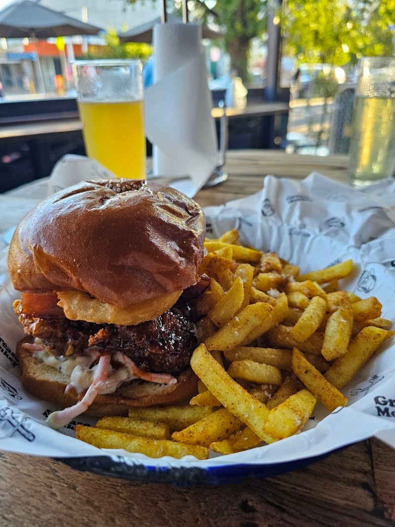 Grease Monkey photo 4